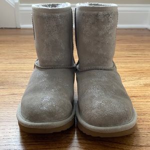 UGG girls size 3 classic II shimmer metallic bootie